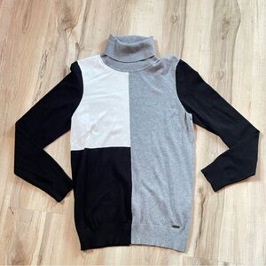 Calvin Klein Gray and Cream Ribbed Turtleneck